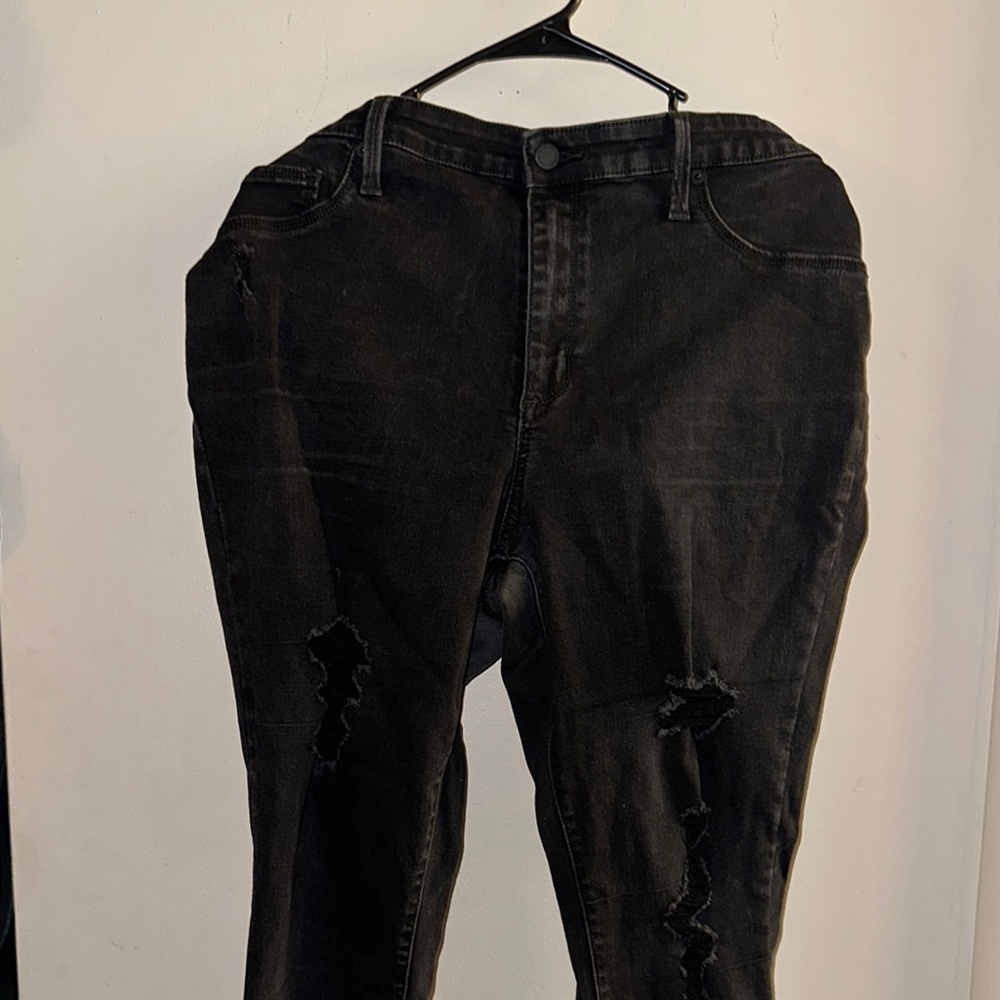 Women's Black Distressed Jeans